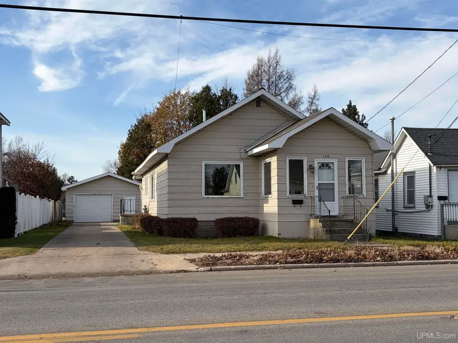 109 N 5th, Manistique, MI 49854 - Image #2
