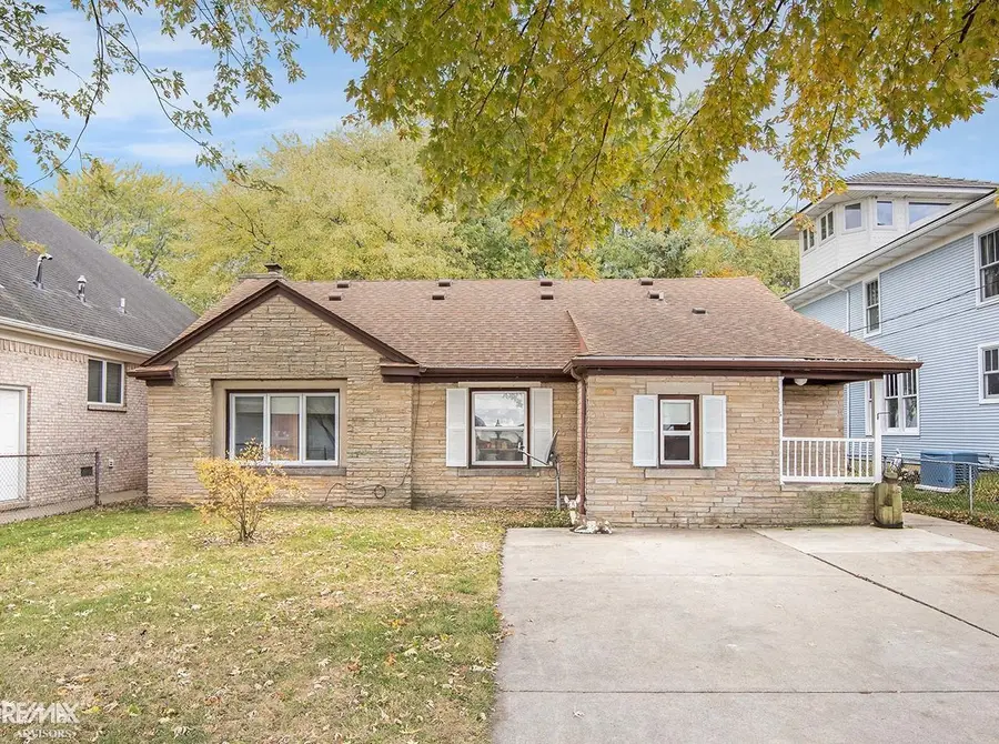 8014 Anchor Bay Dr, Clay, MI 48001 - #2