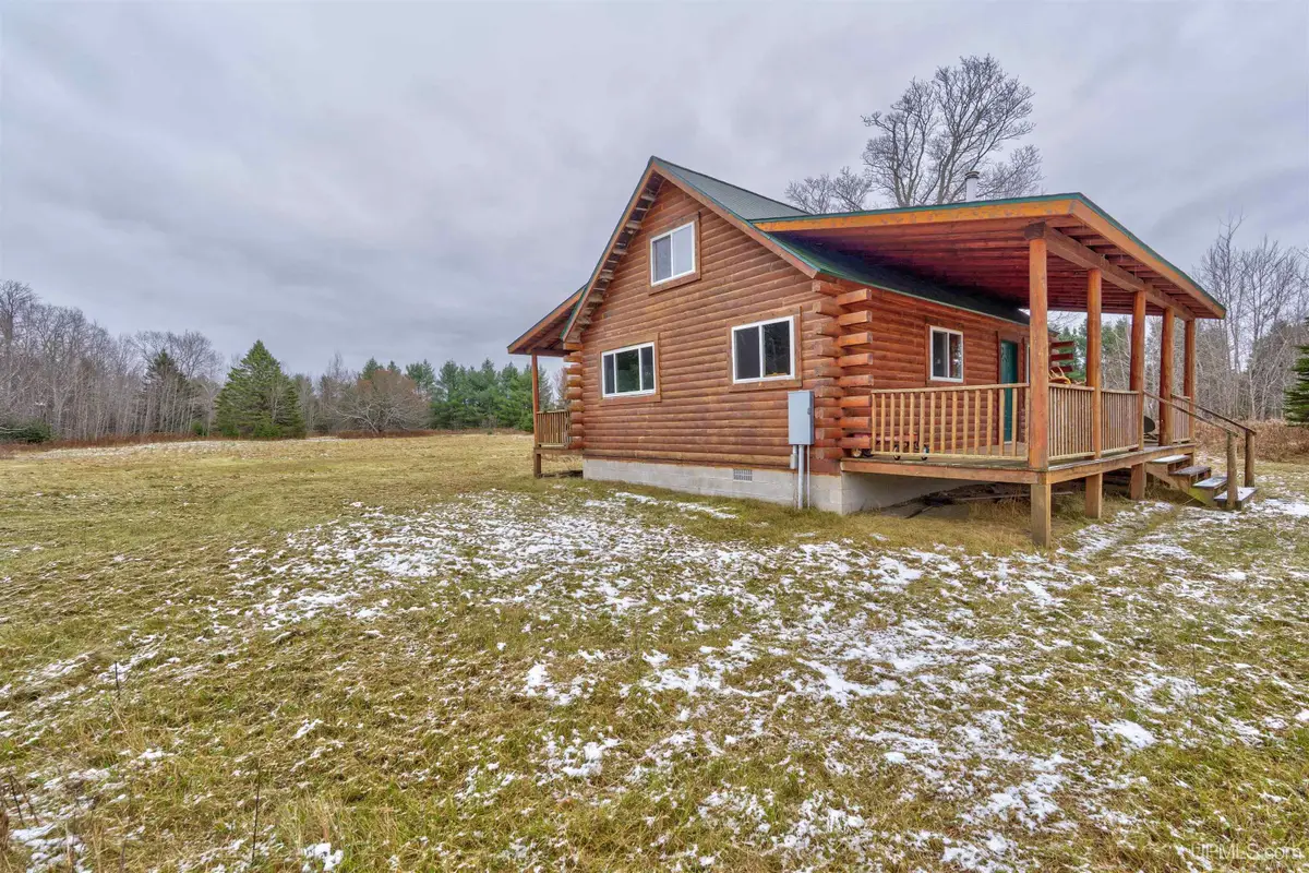 1617 W Us Hwy 2, Gulliver, MI 49840 - Image #1