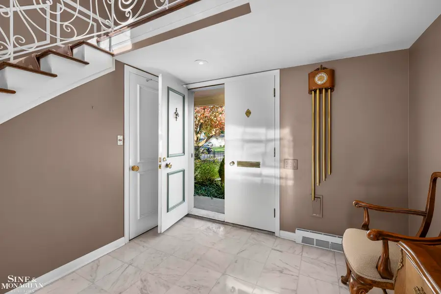 286 Grosse Pointe, Grosse Pointe Farms, MI 48236 - Image #2