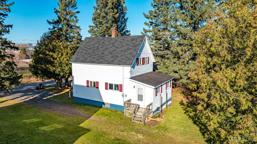 47594 First, Houghton, MI 49931 - Image #2