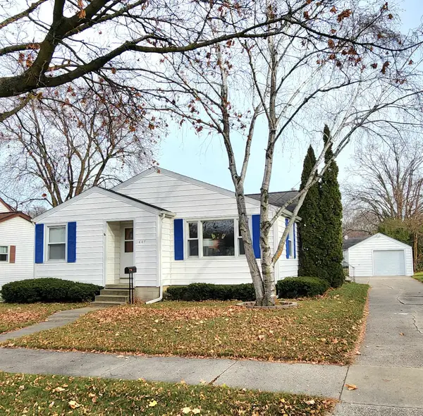 607 Burns, Essexville, MI 48732