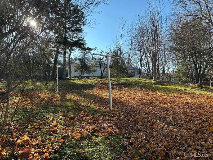 503 W Baraga, Houghton, MI 49931 - Image #2
