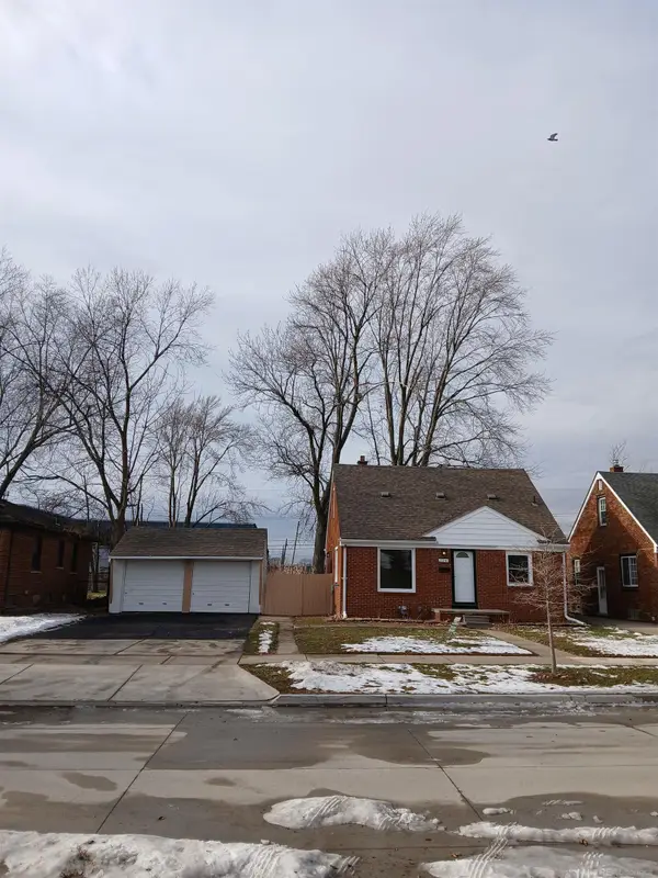 27247 Leroy, Roseville, MI 48066