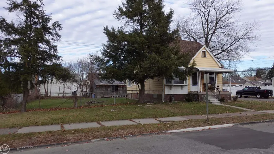 808 White, Lincoln Park, MI 48146 - #3