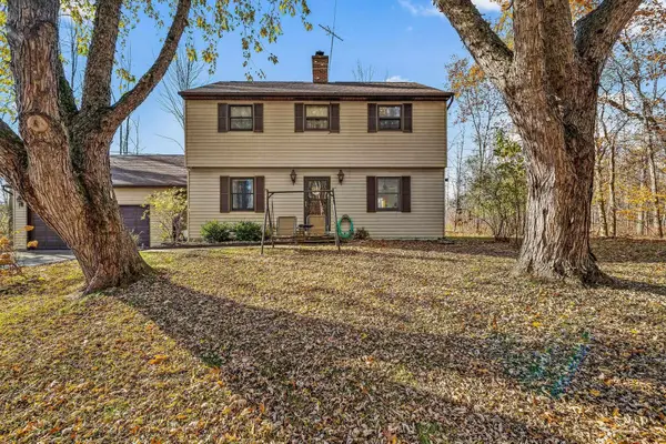 1305 E Pine River, Midland, MI 48640