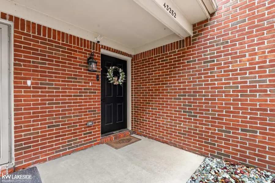 43282 Pendleton, Sterling Heights, MI 48313 - Image #3