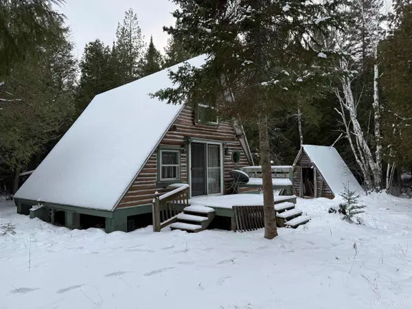 3.95 acres Ii, Garden, MI 49835