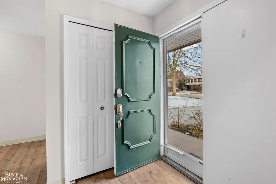 65 Vernier, Grosse Pointe Shores, MI 48236 - Image #2