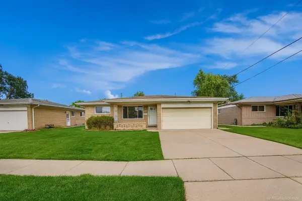 2987 Chesterfield, Troy, MI 48083