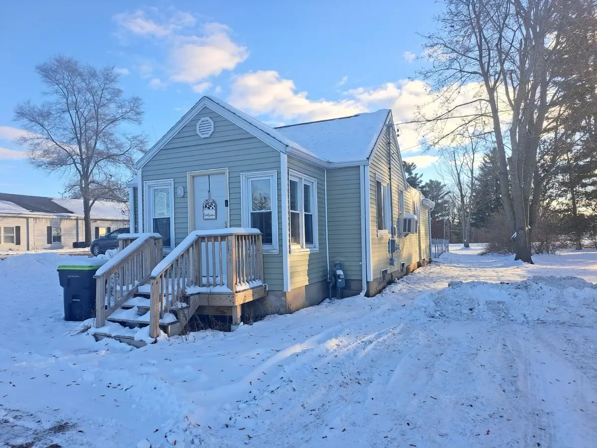 306 W Main, Farwell, MI 48622 - Image #1