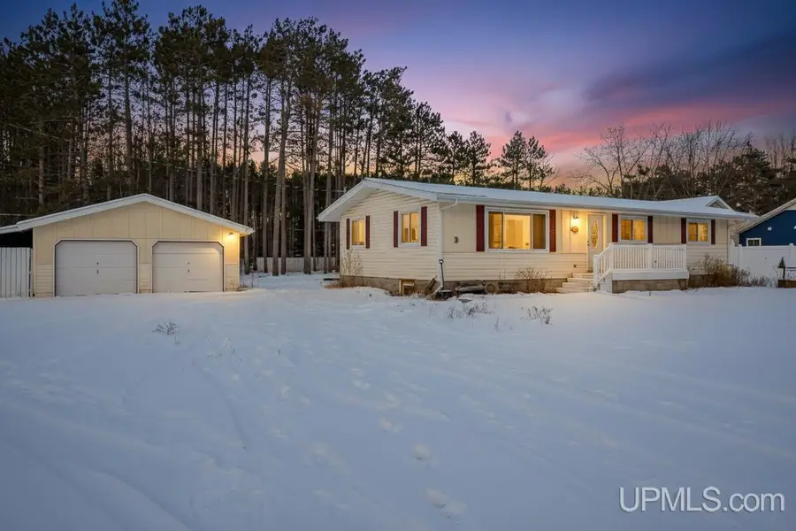 4864 Greenwood 18.12, Escanaba, MI 49829 - Image #2