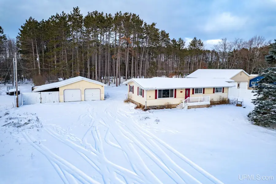 4864 Greenwood 18.12, Escanaba, MI 49829 - Image #3