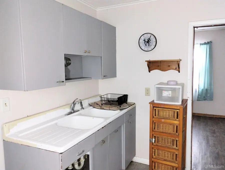 203.5 S Lincoln, Escanaba, MI 49829 - Image #2