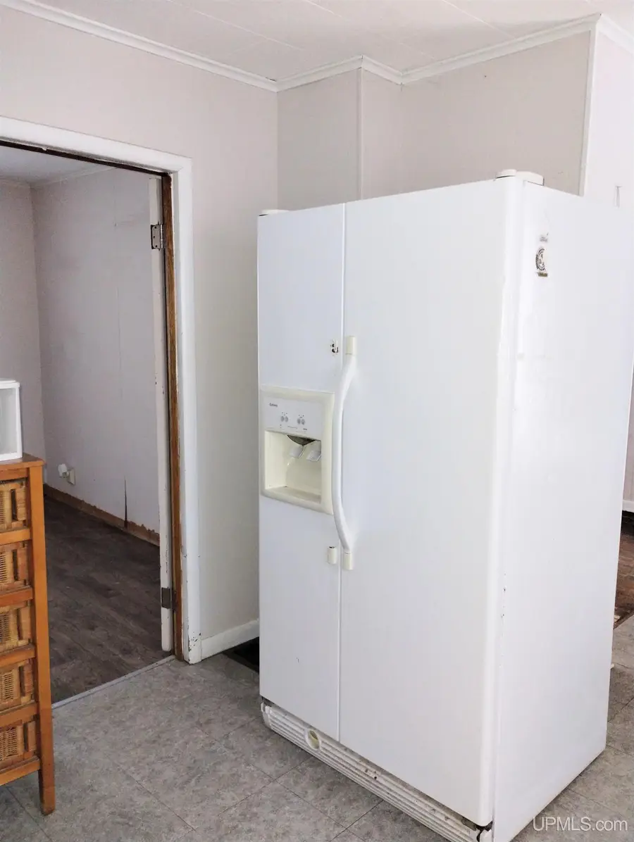 203.5 S Lincoln, Escanaba, MI 49829 - Image #3