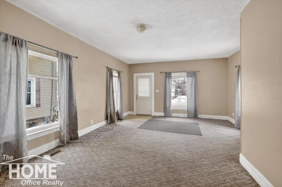 331 N Saginaw, Owosso, MI 48867 - #3