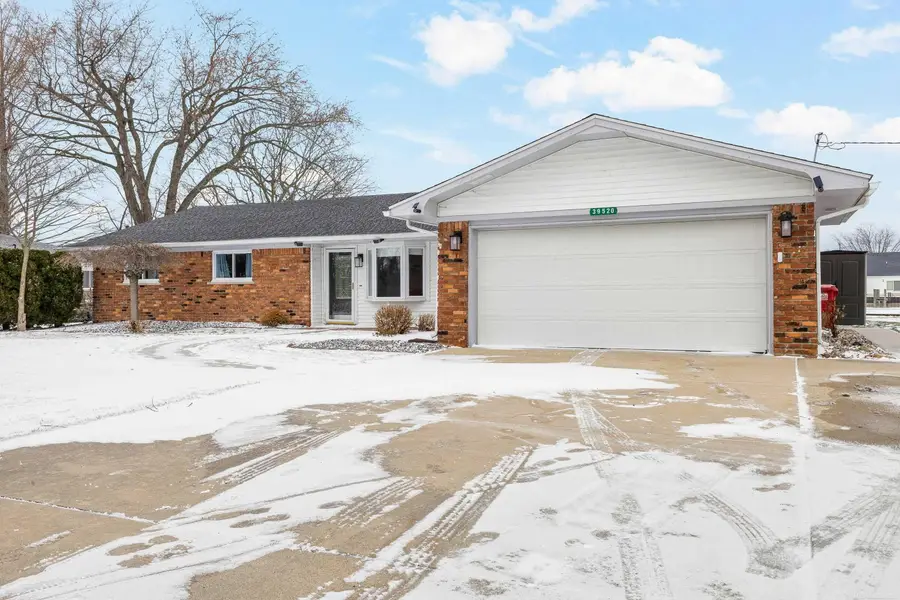 39520 Venetian, Harrison Township, MI 48045 - Image #2