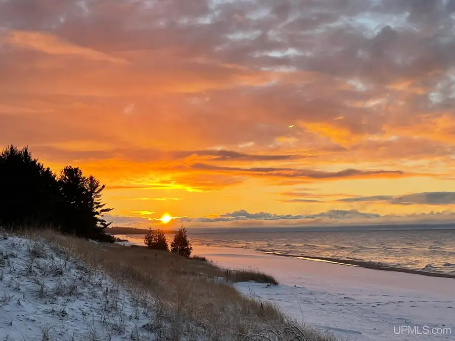 2625 W Top O' The Lake, Gulliver, MI 49840 - Image #3