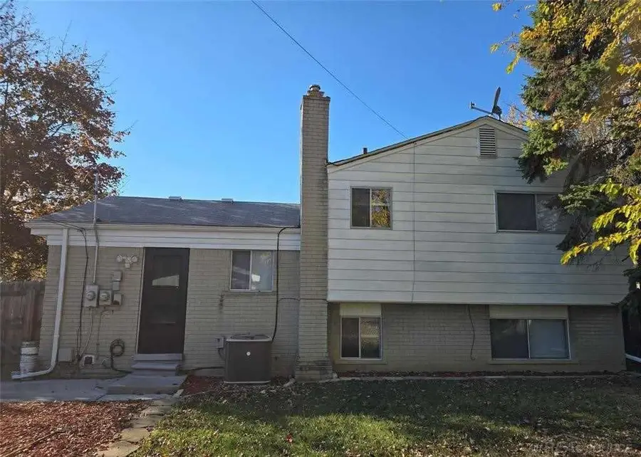 33828 Stonewood, Sterling Heights, MI 48312 - Image #2