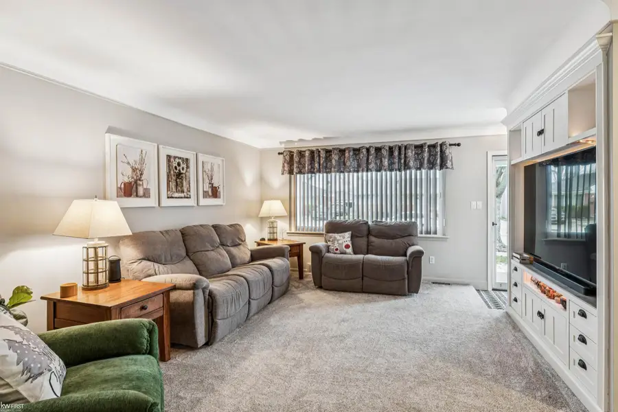 22924 Port, Saint Clair Shores, MI 48082 - Image #3