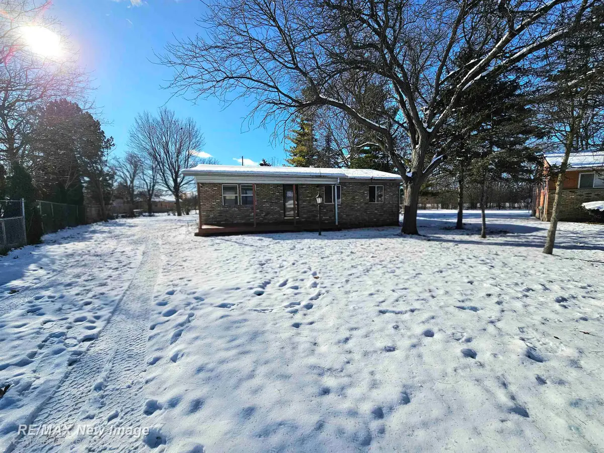 7 Weymouth, Saginaw, MI 48601 - Image #1