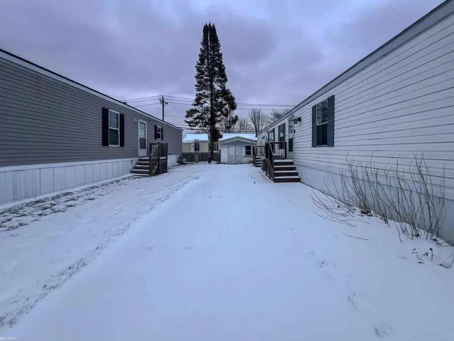 45130 Sheri, Macomb, MI 48044 - Image #2