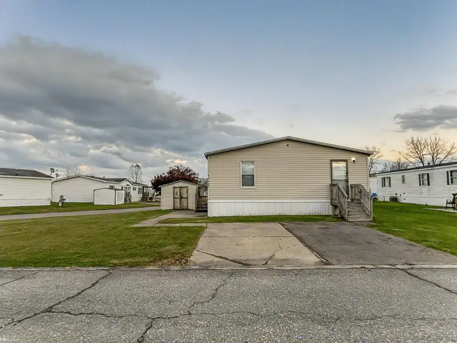 43432 Meadowlark, Clinton Township, MI 48036 - Image #3