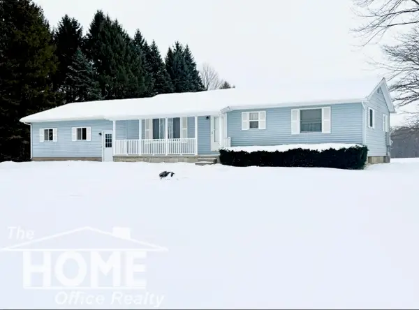 2401 W Beard, Perry, MI 48872