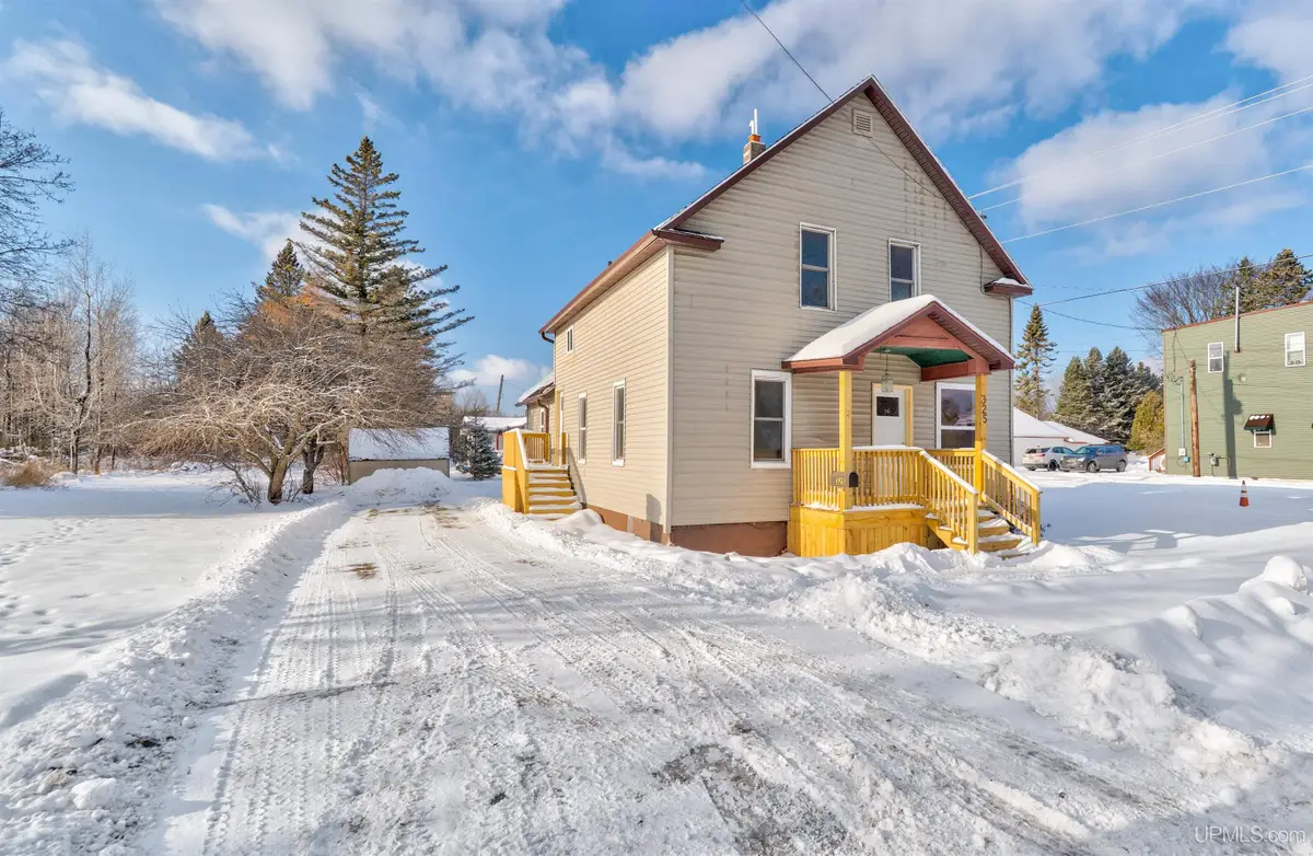 325 North Houghton, Manistique, MI 49854 - Image #1
