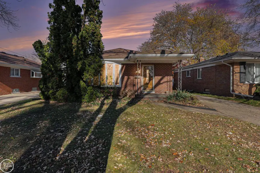22717 Millenbach, Saint Clair Shores, MI 48081 - Image #3