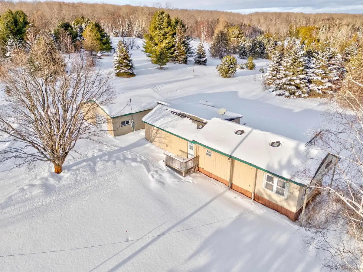 3640 W Quarry, Gulliver, MI 49840 - Image #1