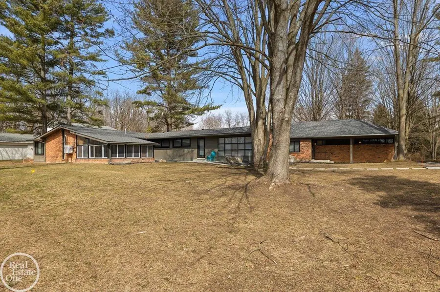 1765 E Predmore, Oakland Township, MI 48363 - Image #3