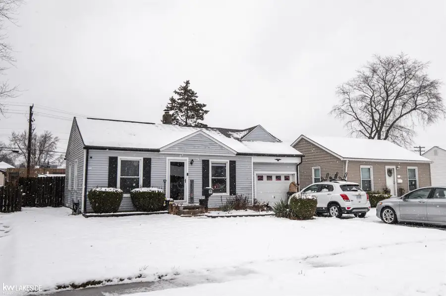 21351 Hillcrest, Clinton Township, MI 48036 - #2