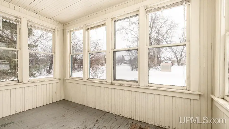 104 W E, Iron Mountain, MI 49801 - Image #2