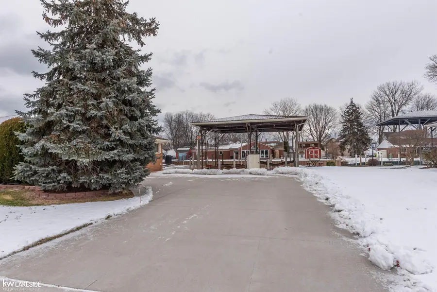 37936 Seaway, Harrison Township, MI 48045 - Image #3
