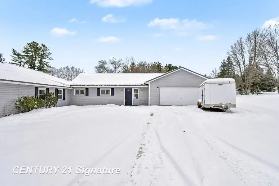 474 W Taylor, Sanford, MI 48657 - Image #2