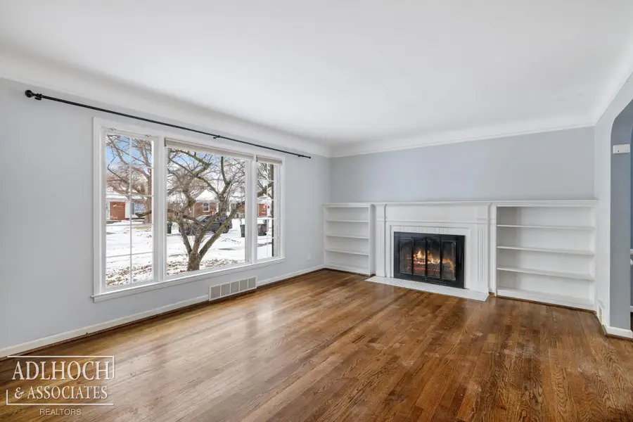 1764 Prestwick, Grosse Pointe Woods, MI 48236 - Image #2