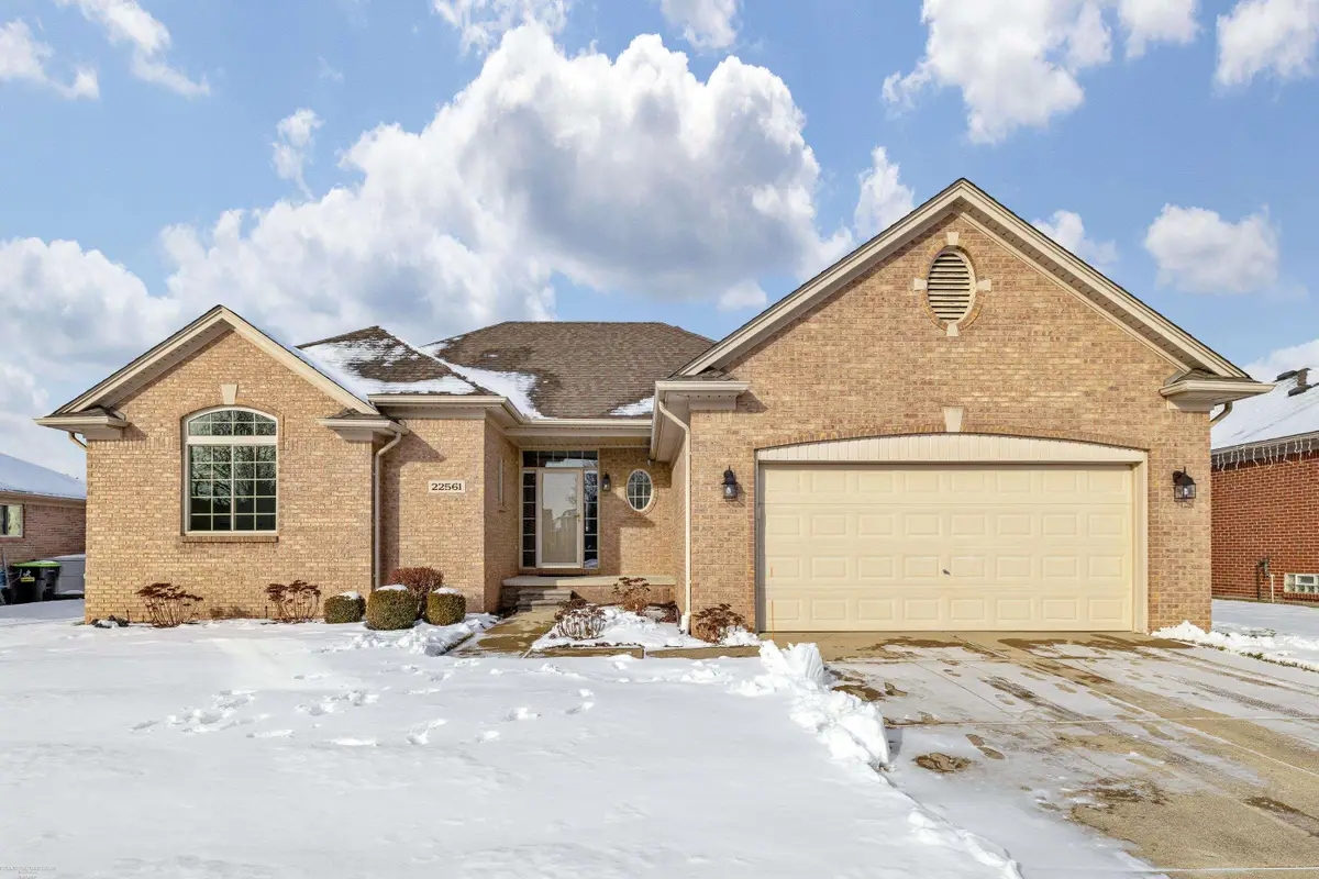 22561 Bluewater Dr, Macomb, MI 48044 - Image #1