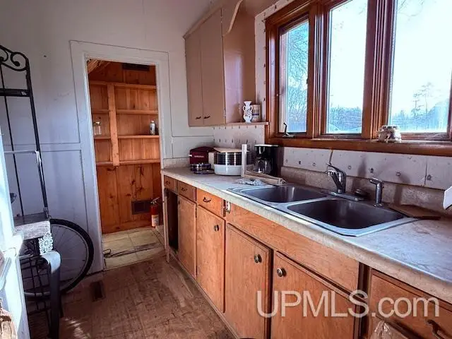 102 Bates, Crystal Falls, MI 49920 - Image #2