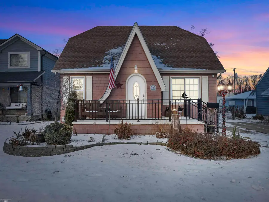 22631 Ridgeway, Saint Clair Shores, MI 48080 - #2