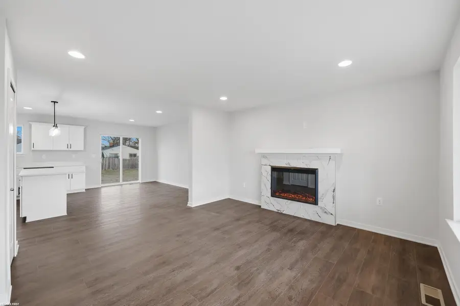 17751 Pasadena, Roseville, MI 48066 - Image #2