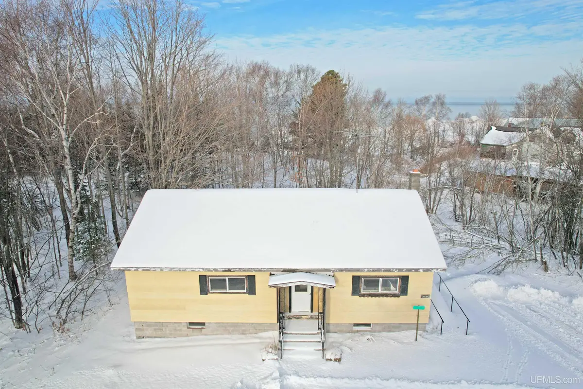 58595 Lakeshore, Calumet, MI 49913 - Image #1