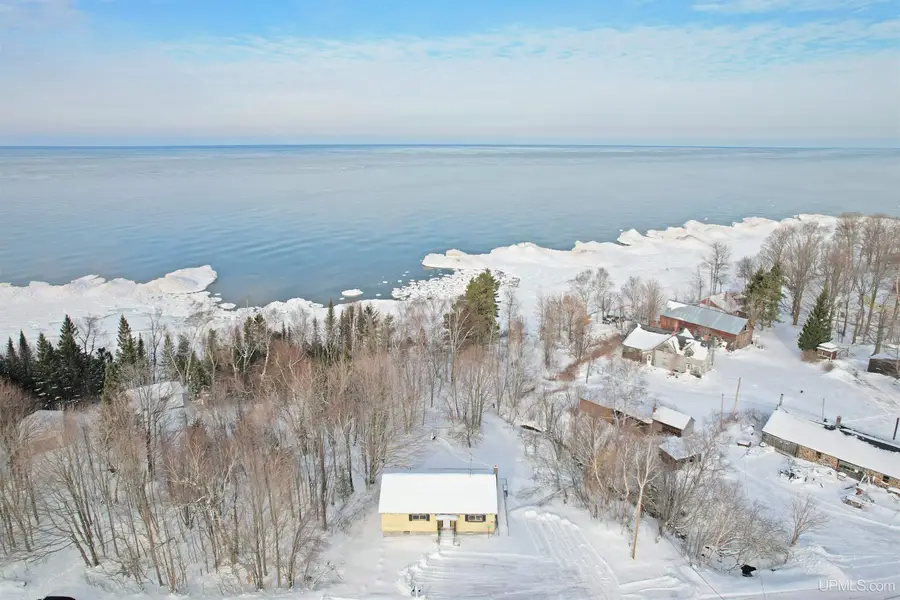 58595 Lakeshore, Calumet, MI 49913 - Image #2