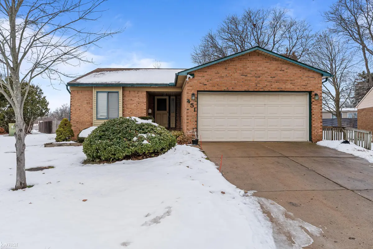 451 Sandehurst, Grand Blanc, MI 48439 - Image #1