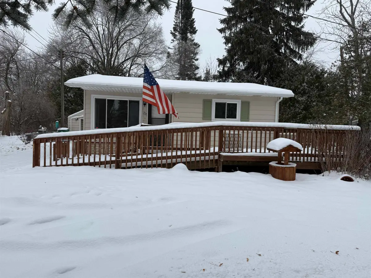221 N Antler, Gladwin, MI 48624 - Image #1