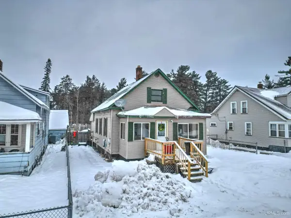 102 Kirkpatrick, Palmer, MI 49871