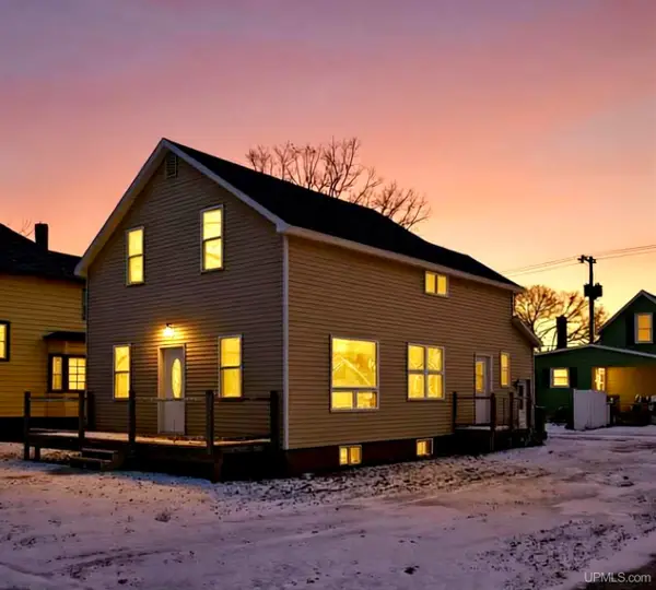 429 S 14th, Escanaba, MI 49829