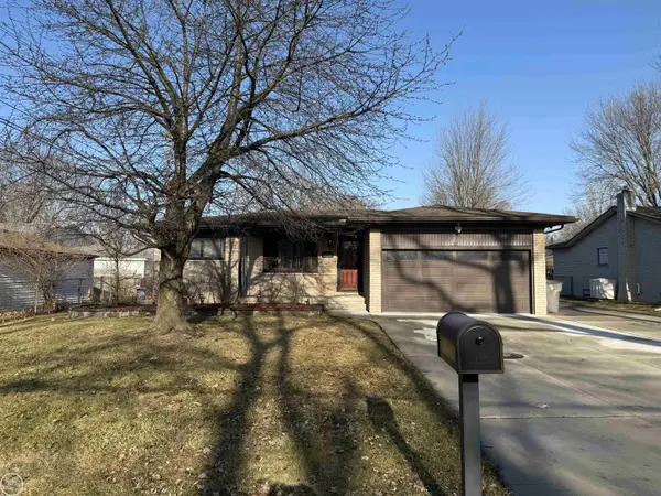 21551 Elmway, Clinton Township, MI 48035