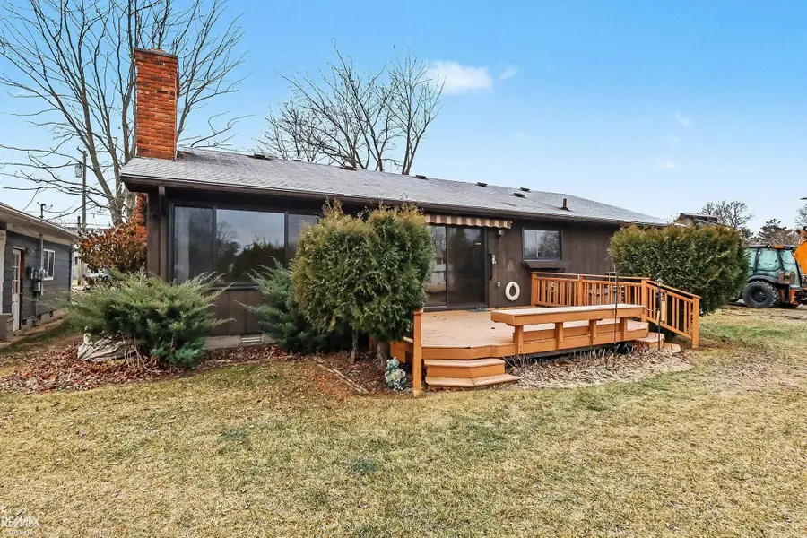 142 Channelsyde Dr, Algonac, MI 48001 - #3