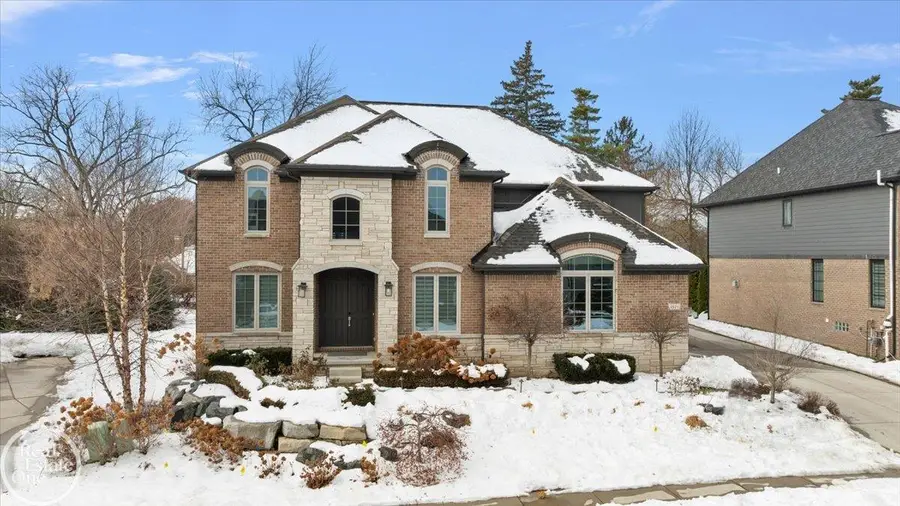 4919 Park Manor #Unit 7, Troy, MI 48098 - Image #2